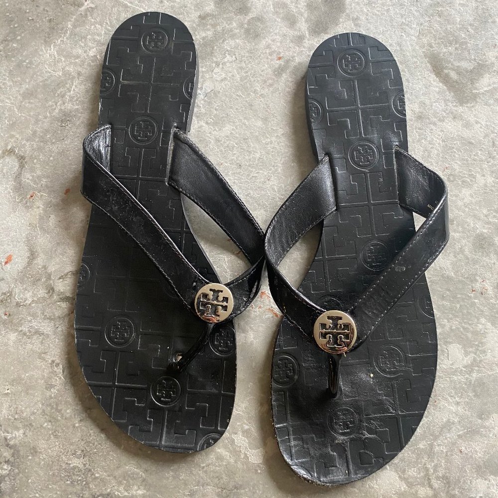 TORY BURCH FLIP FLOPS